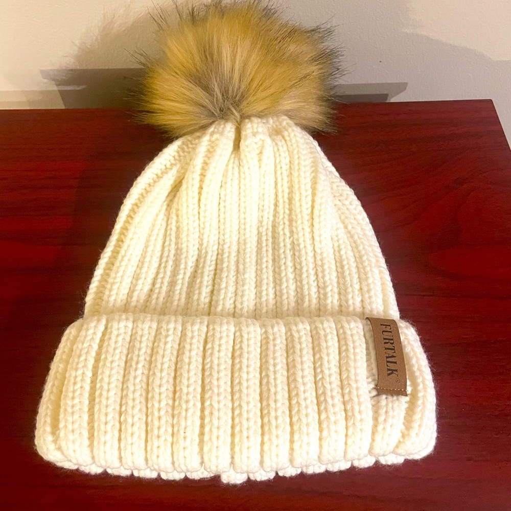 Fuzzy cream toboggan, never worn